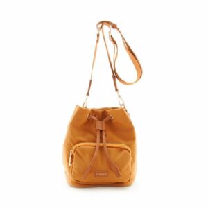 FIRANO   防水輕量尼龍抽繩斜背水桶包(駱駝色)