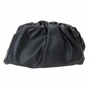 BOTTEGA VENETA-雲朵皺褶牛皮革手拿包(黑色)大款